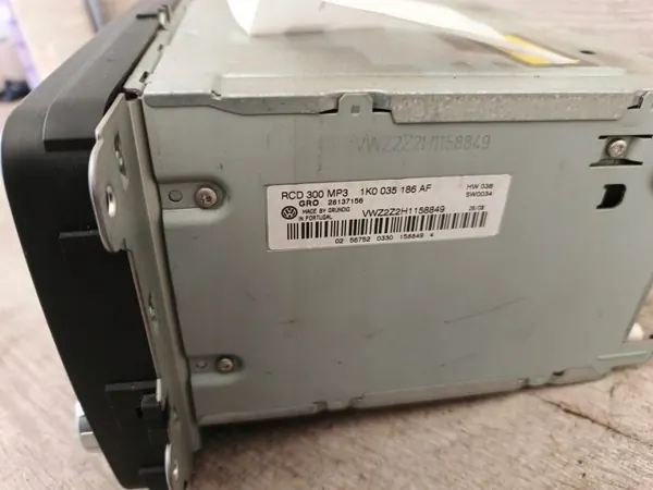 Radio d'origine OEM 1K0035186AF RCD300 MP3 VW image 3