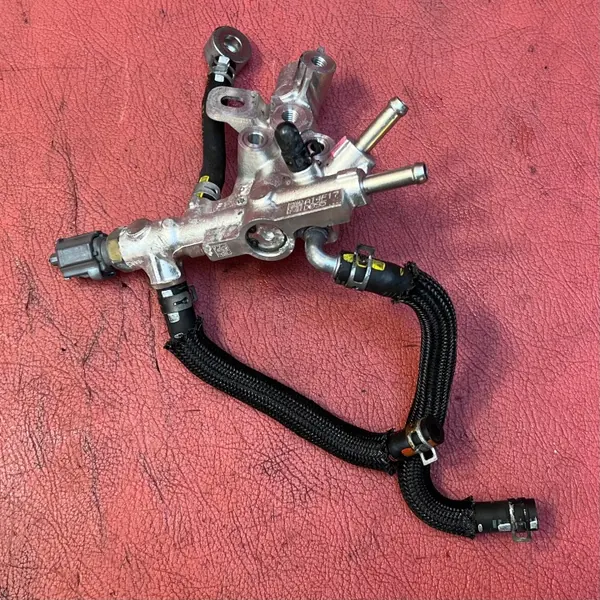 Distributeur de carburant OEM SH01 pour Mazda 3 2.2D 2014 image 2