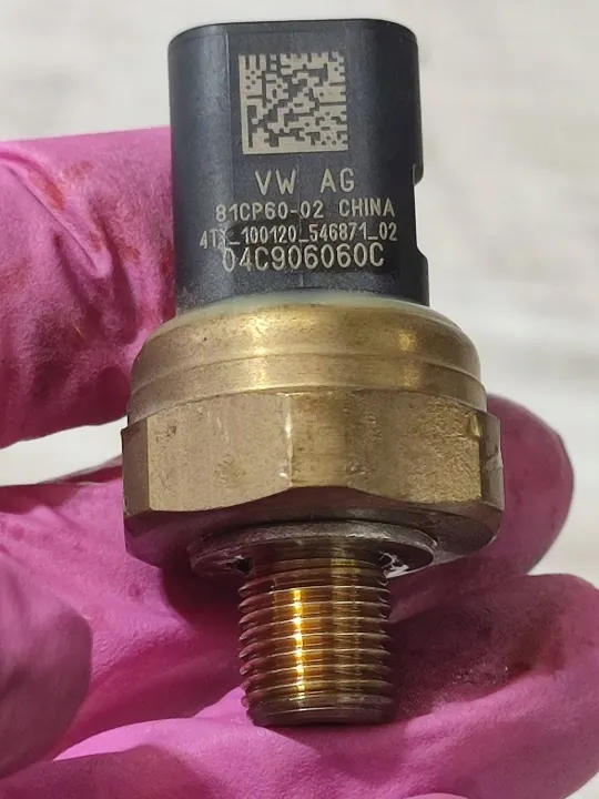Sensor de presión de aceite Skoda OE para Scala 2020 image 3