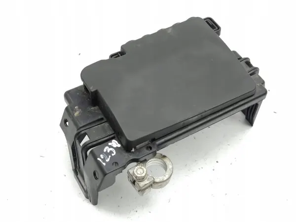 Fusible relais batterie Audi A1 2023 OEM 2Q0937548D image 2