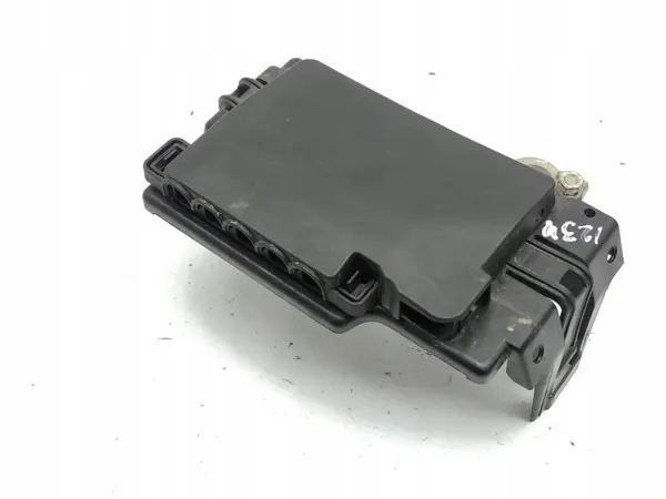 Fusible relais batterie Audi A1 2023 OEM 2Q0937548D image 6