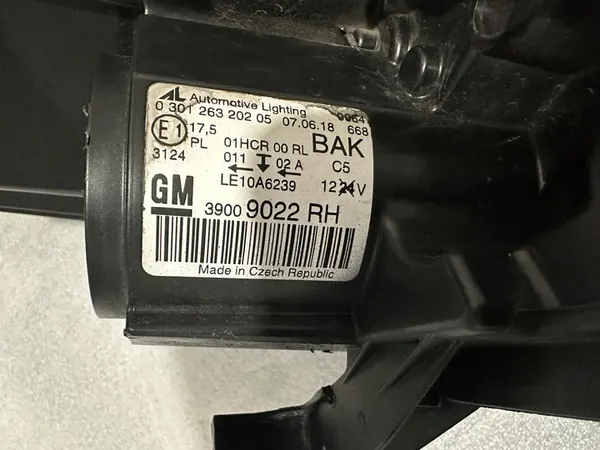 Oikea Ajovalo Opel Zafira C Halogeenilasi image 4