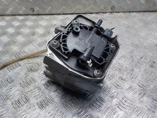 Boîtier Filtre à Carburant Peugeot 5008 2.0 HDI OEM 5008 image 2