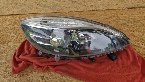 Oikea Etuvalaisin Renault Scenic III Lift EU 260106928R image 2