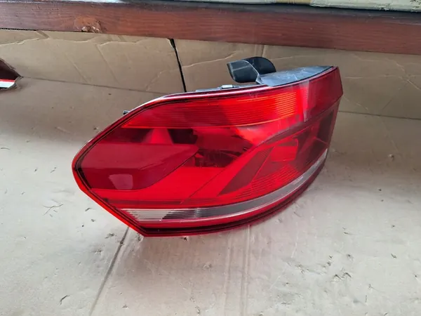 Luz Trasera Izquierda VW Touran 5TA image 3