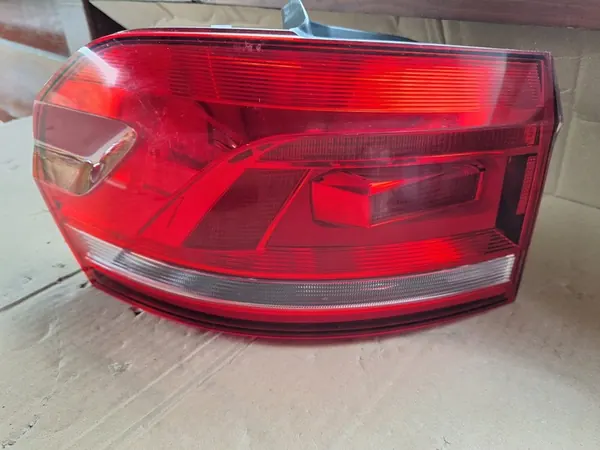 Luz Trasera Izquierda VW Touran 5TA image 4