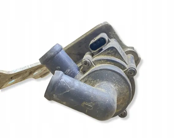 Volvo XC90 2018 Vattenpump OEM 31368312 image 5