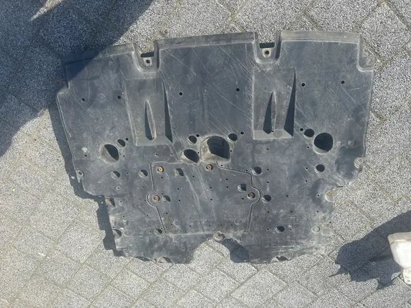 Proteção de motor Lexus IS III 200T image 2