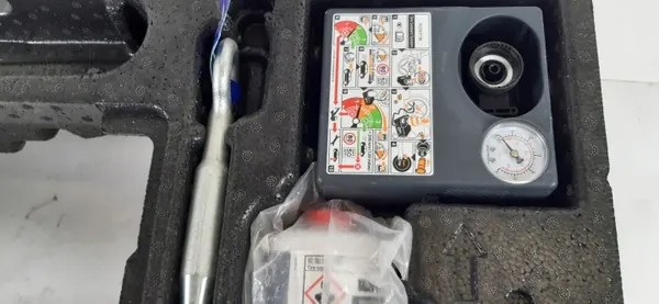 Volvo XC60 II Kofferbakvoering Reparatieset OEM 31680037 image 4