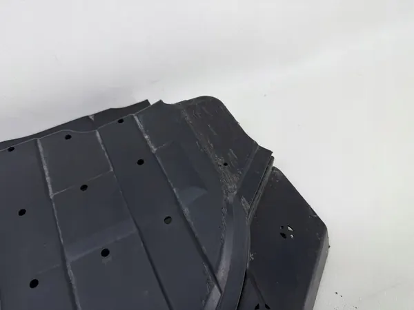 Skoda Scala Framskyddsplåt OE 657807061 image 5