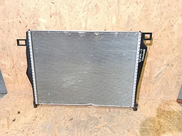 RADIATOR MERCEDES C-CLASS W205 A0995006903 image 2