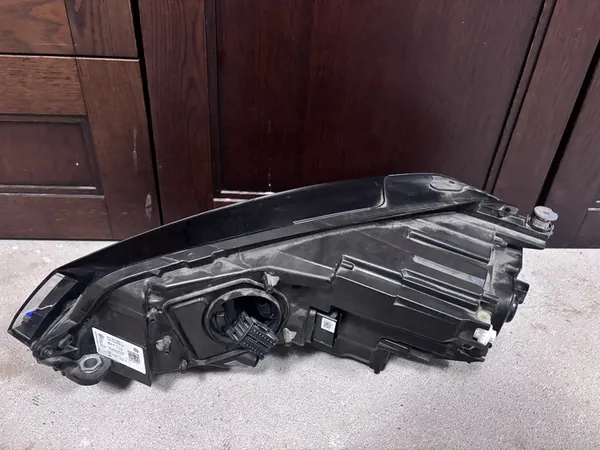 VW GOLF VII 7 e-Golf GTE Farol Direito Full LED image 2