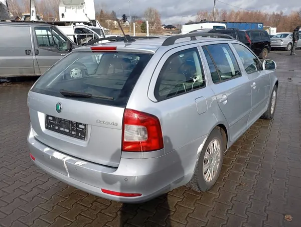 Persiana Porta-Malas Skoda Octavia II OEM ROLETAOCTAVIAII image 4