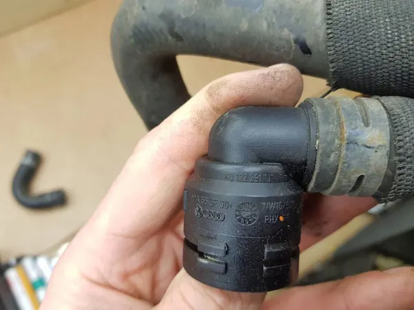 Volkswagen PASSAT B7 2012 Jäähdytyslinja image 2