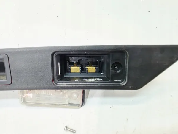 OEM 8P4827574 3/26 Kennzeichenleuchtenblende Audi image 5