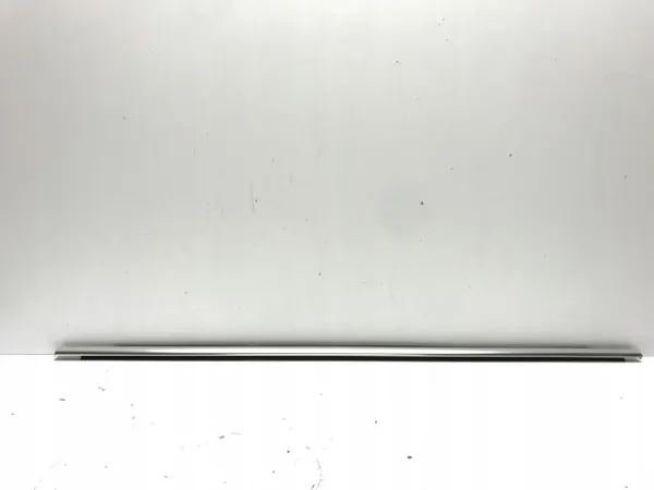 Tira raspapuertas Skoda OEM 5E9839476D - Usado image 2