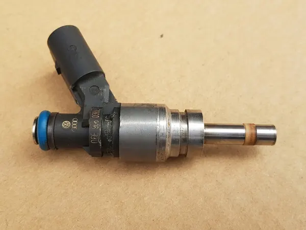 Iniettore carburante 2.8 FSI V6 - Audi A6 C6 - A8 D3 - 06E906036E image 5