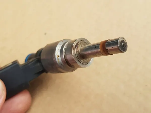 Iniettore carburante 2.8 FSI V6 - Audi A6 C6 - A8 D3 - 06E906036E image 6