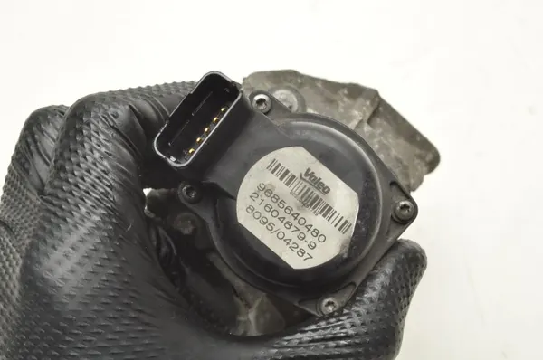 Válvula EGR Peugeot OE 9685640480 - Usada image 5