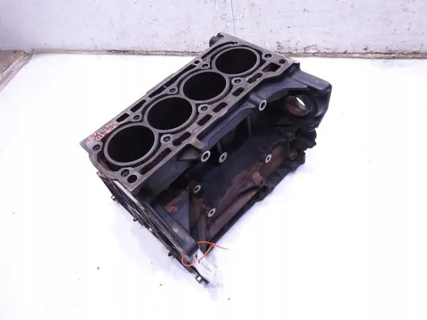 Moottorilohko CDG017551 VW Touran 1T3 1.4 TSI:lle image 10