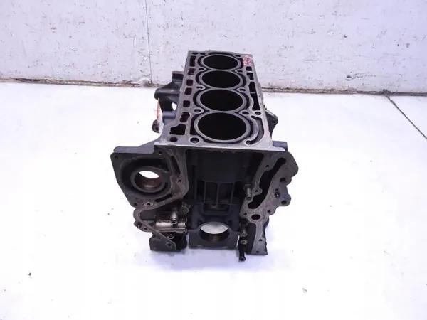 Moottorilohko CDG017551 VW Touran 1T3 1.4 TSI:lle image 3