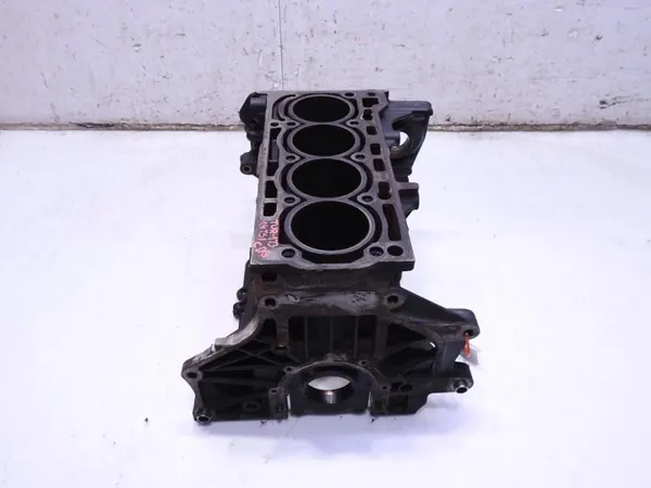 Moottorilohko CDG017551 VW Touran 1T3 1.4 TSI:lle image 8