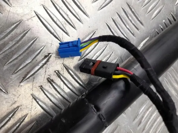 Rechter kofferbakactuator OEM 97051257304 Porsche Panamera image 3