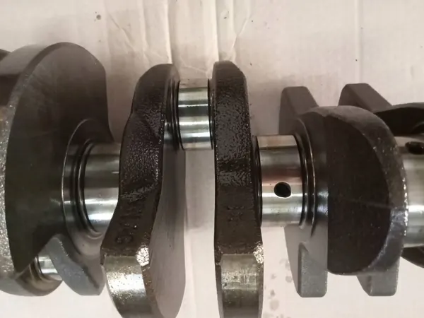 Virabrequim usado OEM 03D103019M para Skoda Fabia Mk2 image 3