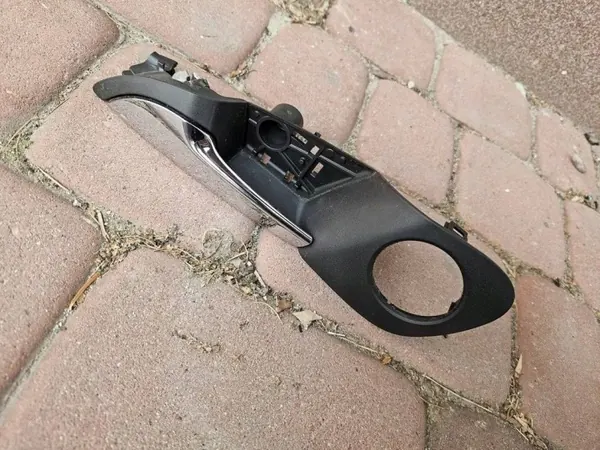 Maçaneta porta dianteira esquerda cromada OEM C422 Opel Insignia A image 2