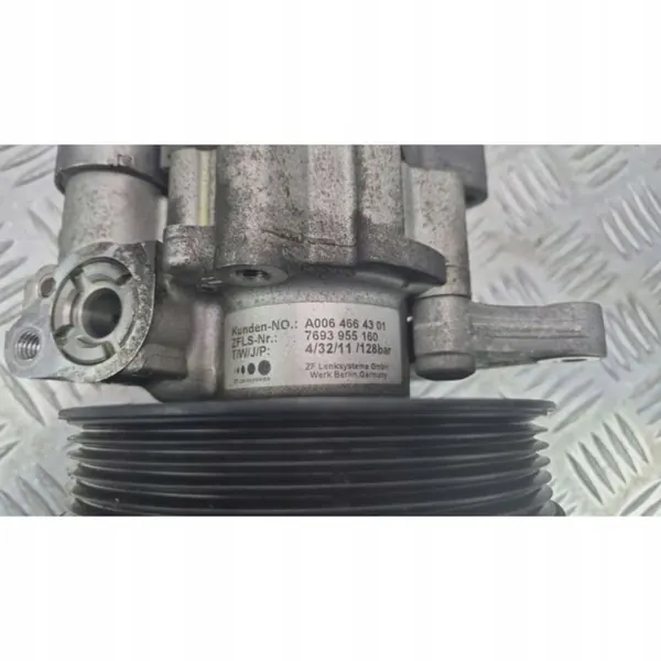 Pompe de direction Mercedes-Benz OE A0064664301 image 6