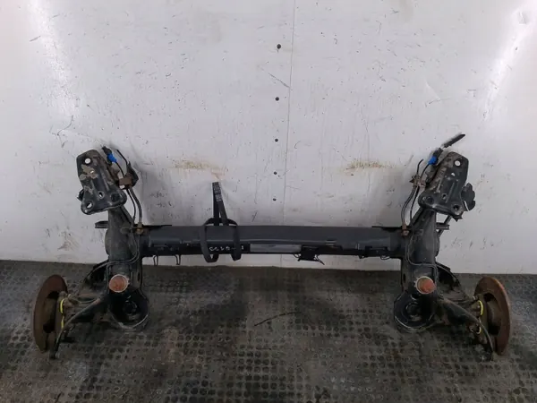 Viga de eje trasero OEM BELKA ZAWIESZENIA Peugeot 2008 image 2