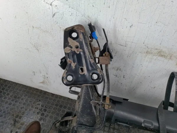 Viga de eje trasero OEM BELKA ZAWIESZENIA Peugeot 2008 image 3