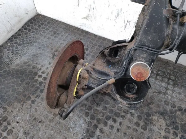 Viga de eje trasero OEM BELKA ZAWIESZENIA Peugeot 2008 image 4