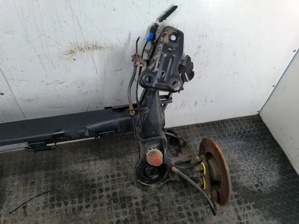 Viga de eje trasero OEM BELKA ZAWIESZENIA Peugeot 2008 image 5
