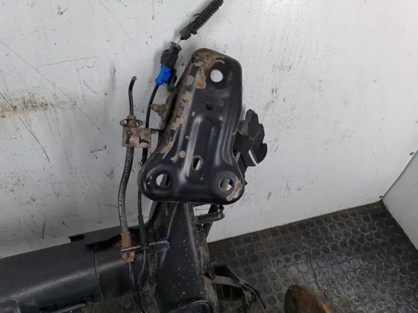 Viga de eje trasero OEM BELKA ZAWIESZENIA Peugeot 2008 image 6