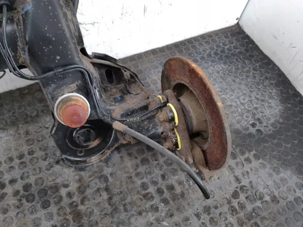 Viga de eje trasero OEM BELKA ZAWIESZENIA Peugeot 2008 image 7
