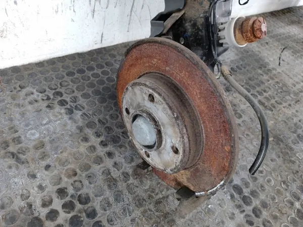 Viga de eje trasero OEM BELKA ZAWIESZENIA Peugeot 2008 image 9