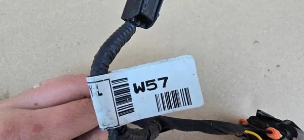 OEM 91840-J9570 Framstötskåpsledning - Begagnad image 3