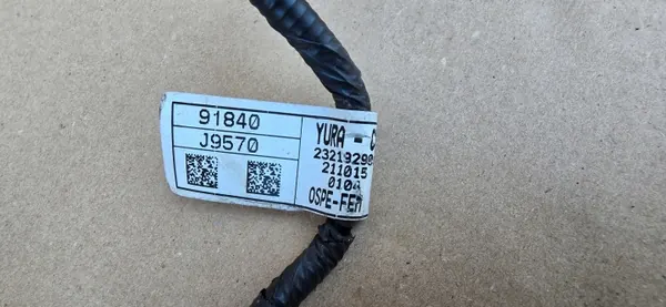 OEM 91840-J9570 Framstötskåpsledning - Begagnad image 4