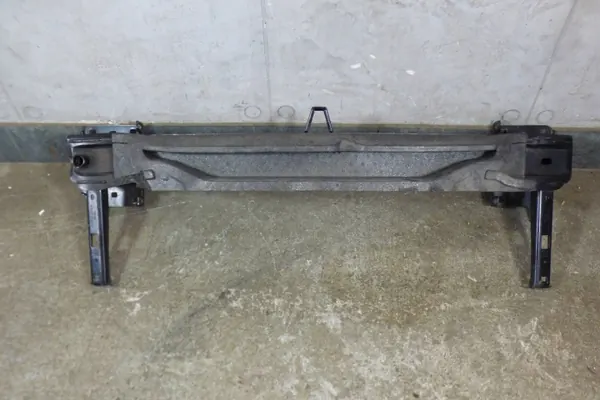 Skoda Octavia IV framstötfjädersförstärkning OEM 5F3807109 image 2