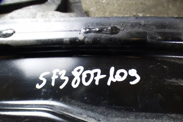 Skoda Octavia IV framstötfjädersförstärkning OEM 5F3807109 image 6