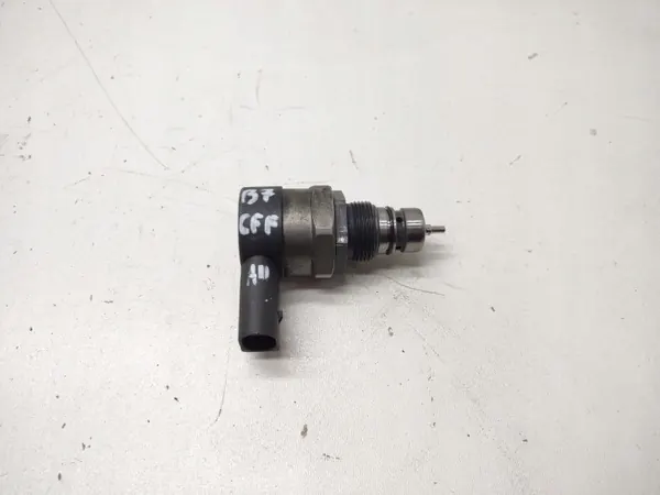 Válvula sensor combustível OEM 057130764AB VW Golf VI image 2