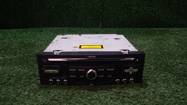 Rádio Peugeot 3008 I OEM 96751717XT - Usado image 2