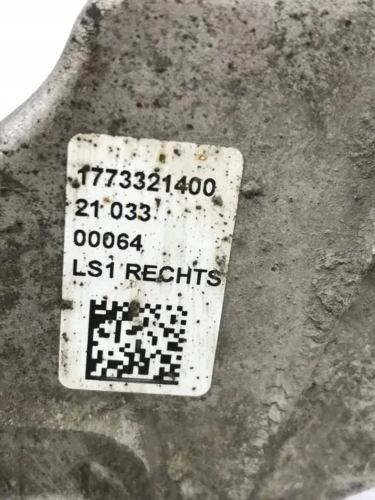 Snodo anteriore destro CLA35 A35 W118 W177 OEM image 3