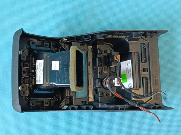 Rejilla de ventilación OEM 5NA819203 para VW Tiguan II 2 Lift image 7