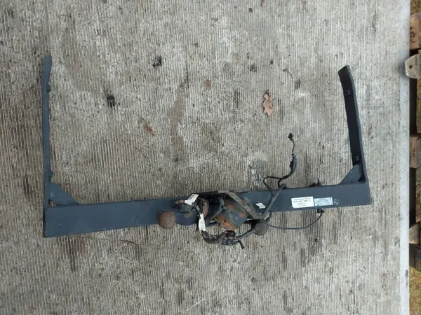 VW TIGUAN 5N Trekhaak OEM 5N0803880Q - Gebruikt image 2