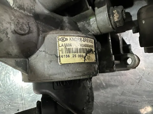 Soupape de sécheur d'air OEM K040604 Iveco Stralis image 5