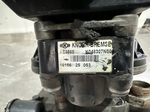Soupape de sécheur d'air OEM K040604 Iveco Stralis image 7