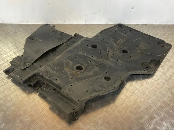 OEM 9810609380 Polttoainesuojus DS 7 Crossbackille image 6