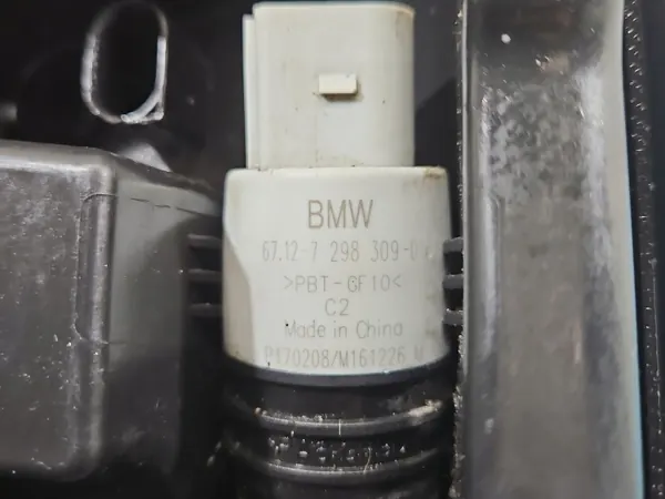 Réservoir de lave-glace BMW G30 OEM 7357287-05 Occasion image 8
